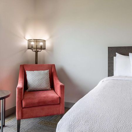 Hilton Garden Inn Fredericton Exterior photo